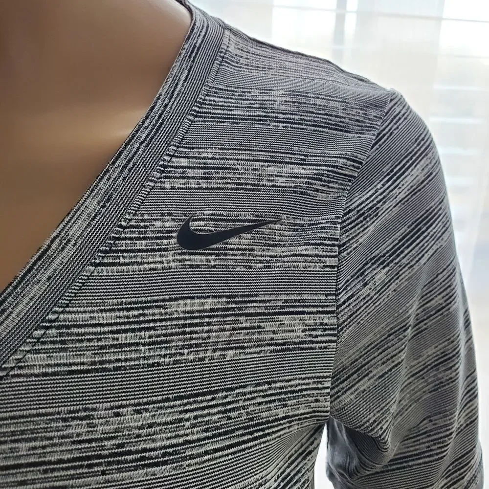 Women's Nike Tshirt
